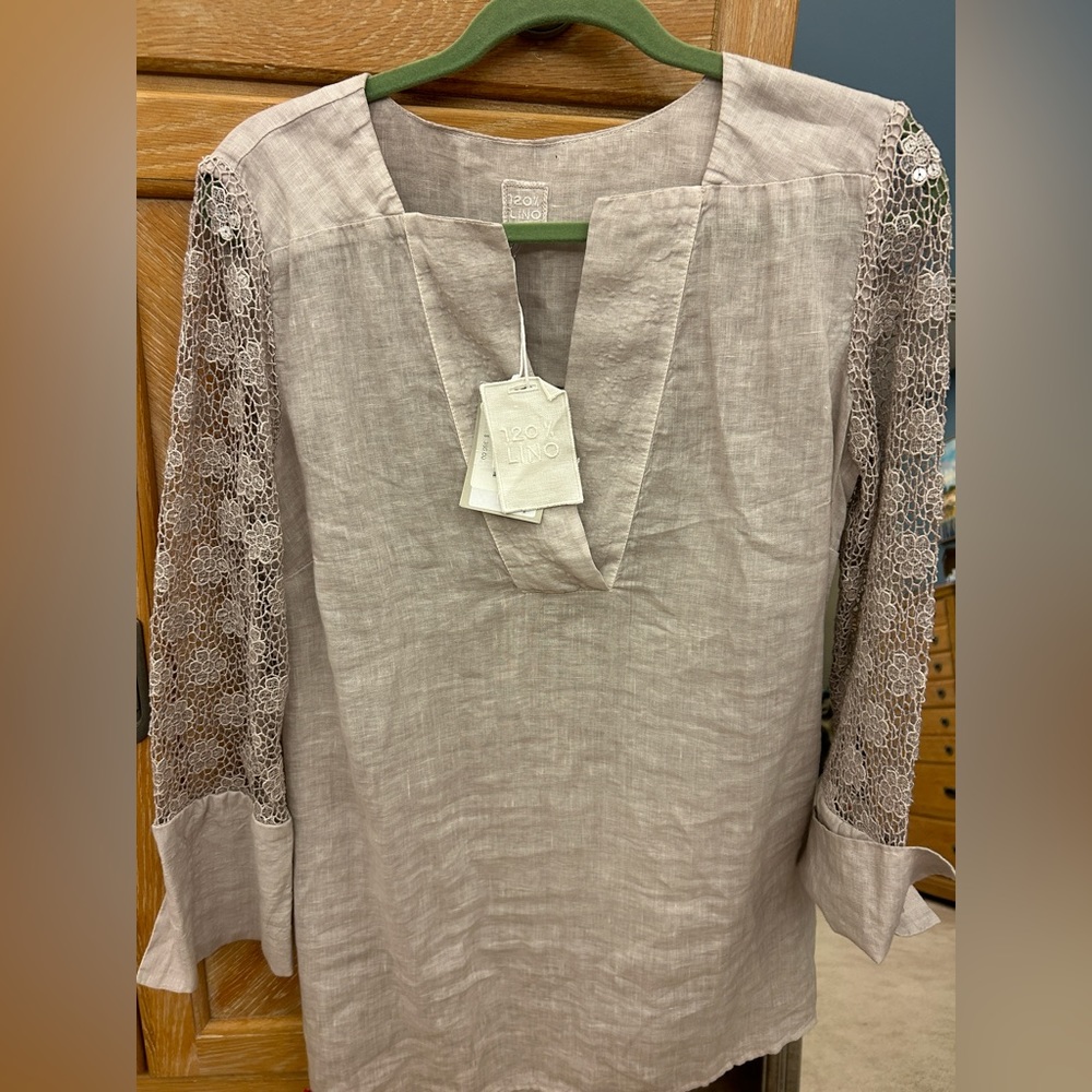 NWT 120% Lino long sleeved top